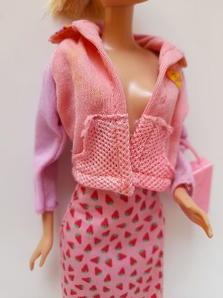 Barbie outfit sweet pink strawberry