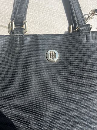 Tommy Hilfiger: borsa nera + porta carte