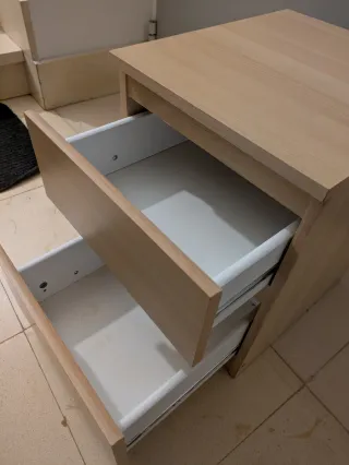 Mesita de noche MALM de Ikea