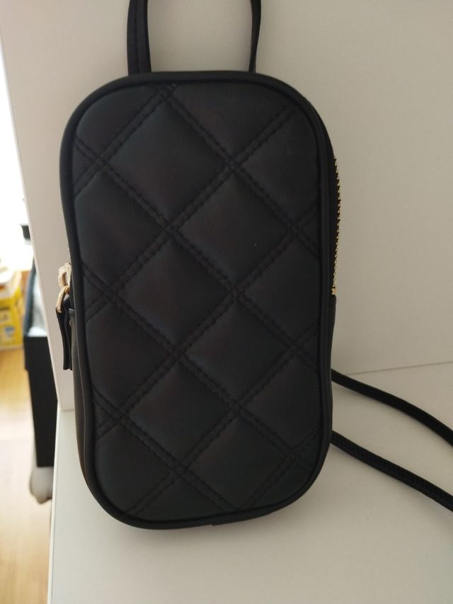 Bolsito bandolera negro acolchado