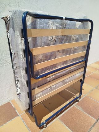CAMA PLEGABLE METÁLICA CON RUEDAS
