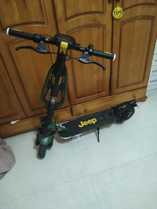 Patinete eléctrico Jeep - Como nuevo