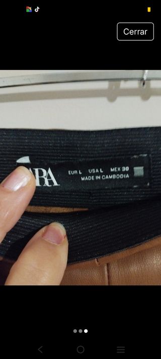 Pantalones polipiel marrón Zara - Talla L