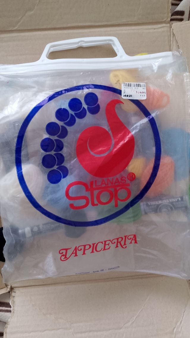 Medio punto: Lanas Stop