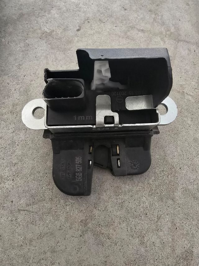 Cerradura maletero Golf VII.