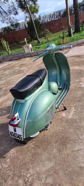 Vespa 150 Verde - Clásica