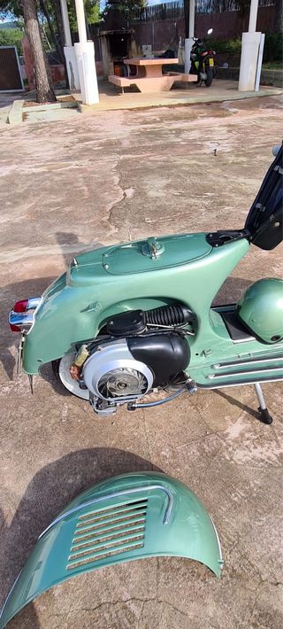 Vespa 150 Verde - Clásica