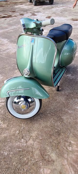 Vespa 150 Verde - Clásica