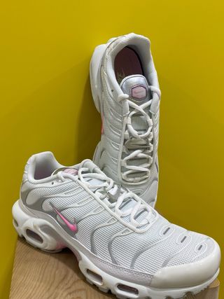 B389 W AIR MAX PLUS