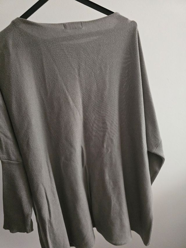 Blusa Ruga Cinza c/Brilhantes