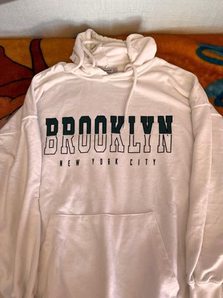 Sudadera blanca Brooklyn NYC
