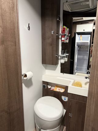 AUTOCARAVANA CAPUCHINA BENIMAR SPORT 340 UP