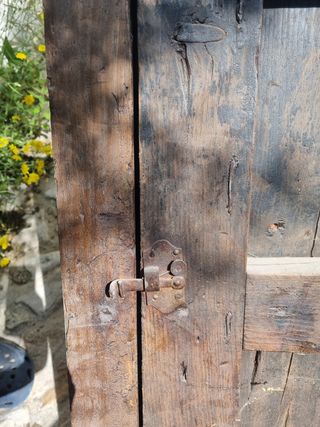 Ventana antigua de madera