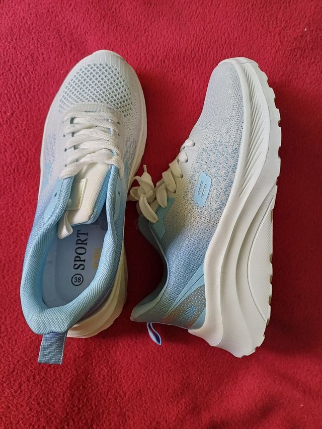 Tenis deportivos azules y blancos - Talla 38