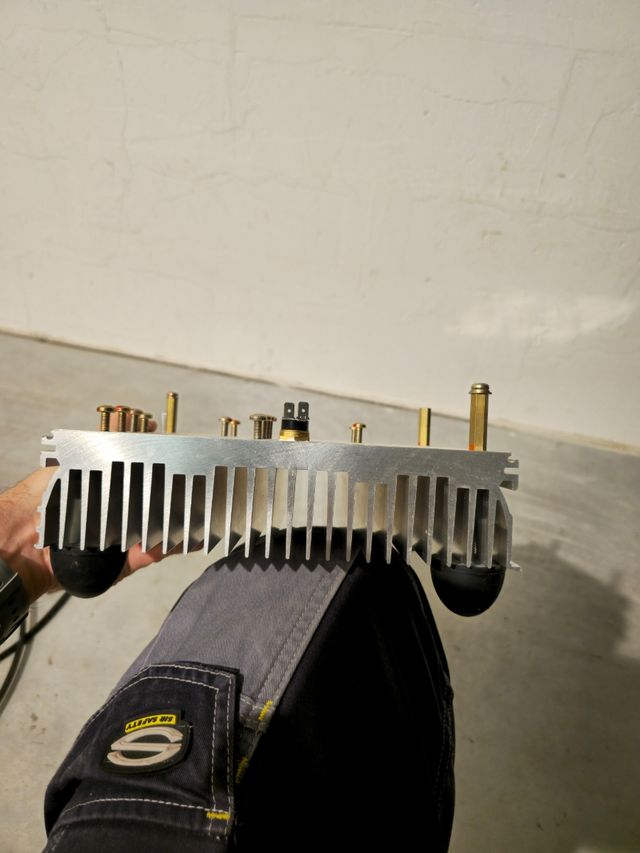 Dissipatore alluminio - per elettronica o hifi