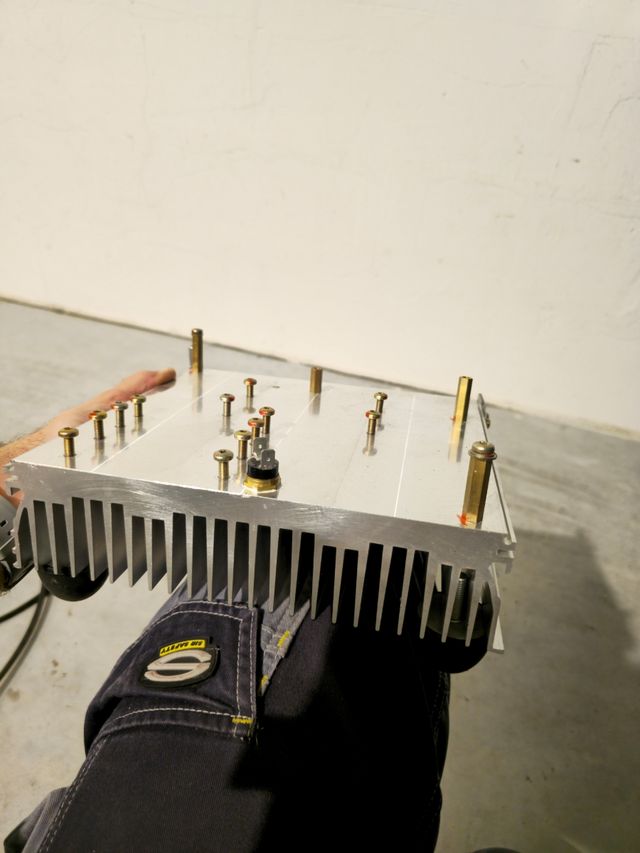 Dissipatore alluminio - per elettronica o hifi