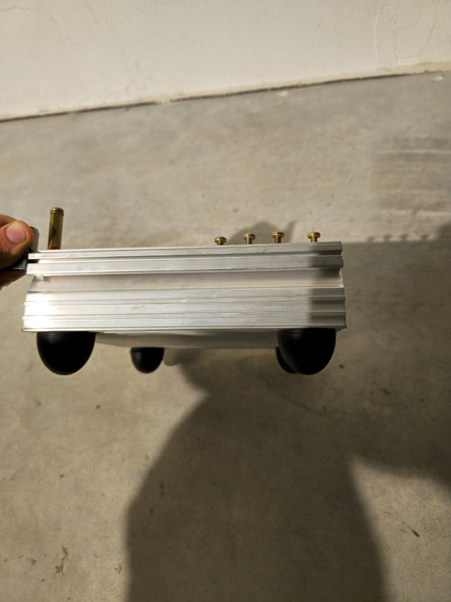 Dissipatore alluminio - per elettronica o hifi