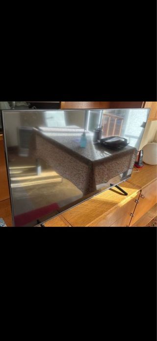 TV Samsung 43" negra
