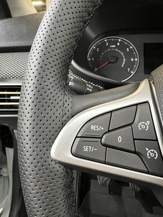 Funda de volante universal en cuero cosido a mano