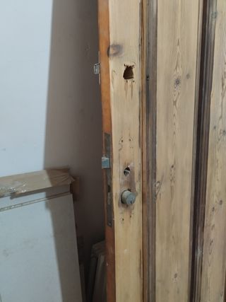 Puerta madera pino rojo canadiense
