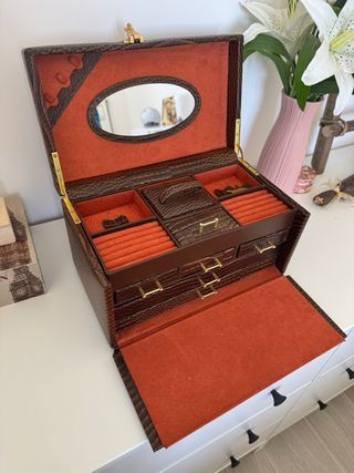 Joyero grande piel- compartimentos y caja extraíbl