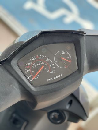 Peugeot Kisbee 50cc negra ¡¡138km!!