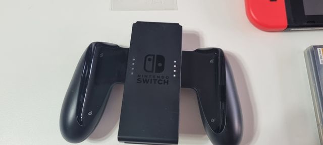 Nintendo Switch + tarjeta microSD + juego