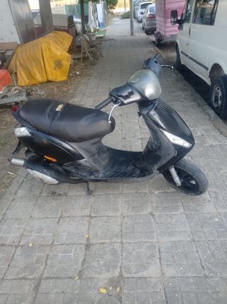 Piaggio Zip 49cc - Moto