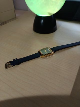 Reloj dorado azul marino  (SOLO PAGO EN EFECTIVO)