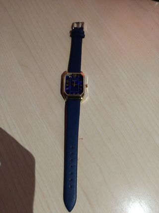 Reloj dorado azul marino  (SOLO PAGO EN EFECTIVO)