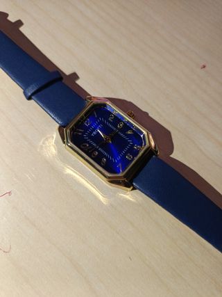 Reloj dorado azul marino  (SOLO PAGO EN EFECTIVO)