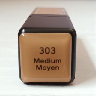 Corrector Shiseido, pincel.