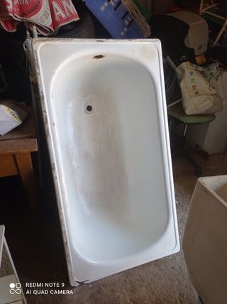 Lote sanitarios: inodoro + 4 lavabos