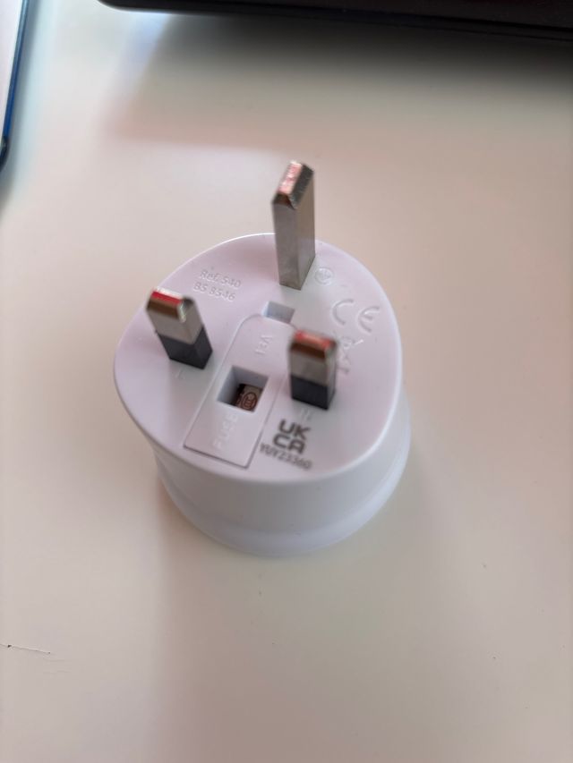 Adaptador enchufe UK | Reino Unido