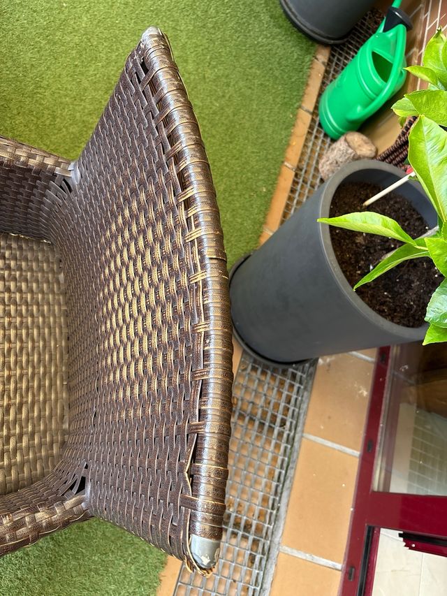 Mesa jardín - ratán marrón.