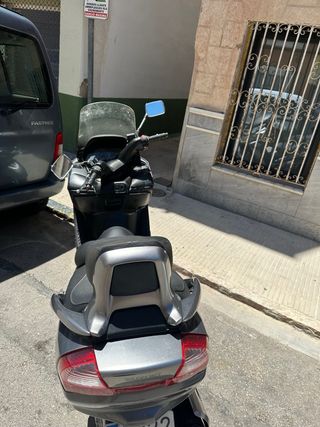 Suzuki Burgman 250 - Moto Scooter matricula FGP