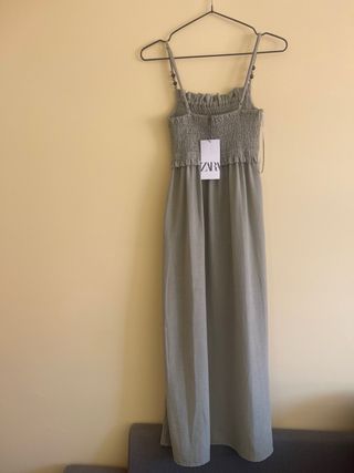 Vestido midi Zara verde oliva