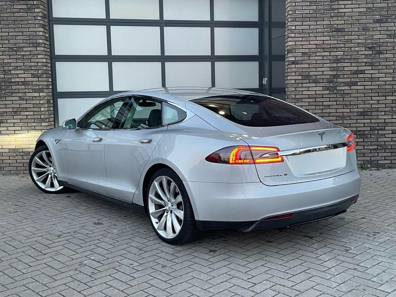 Tesla Model S 2013 - foto 1