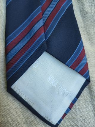 Corbata Nina Ricci azul y roja
