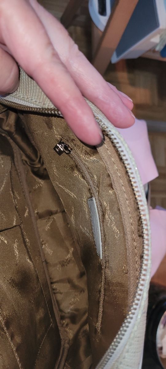 Bolso Guy Laroche beige y plata