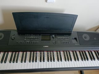 Yamaha DGX-670 Piano Digital COMO NUEVO
