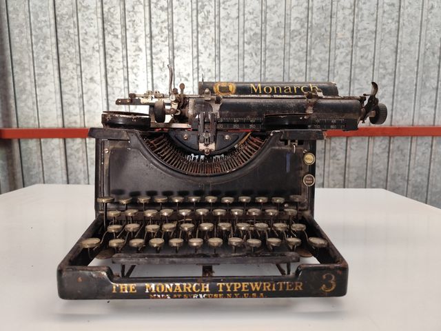Máquina escribir antigua Monarch
