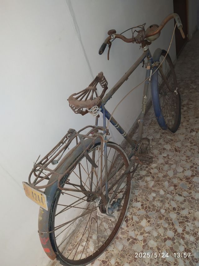 BICICLETA ANTIGUA