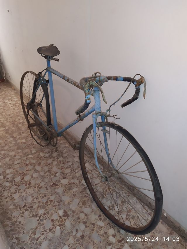Bicicleta carretera vintage azul