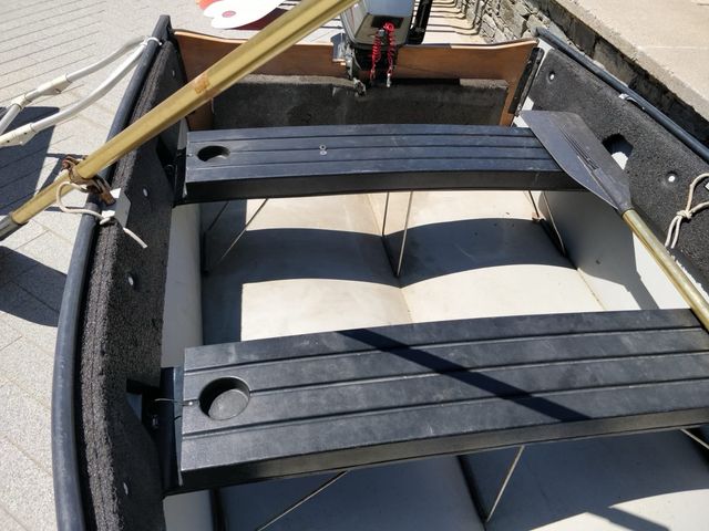 Barca plegable + motor 5cv + ancla + bidon+papeles