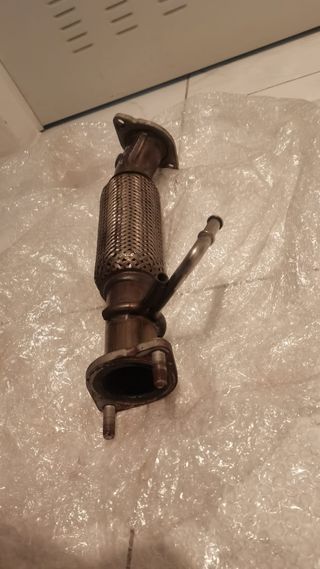 Tubo escape Kia Carens