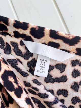 Falda midi leopardo H&M