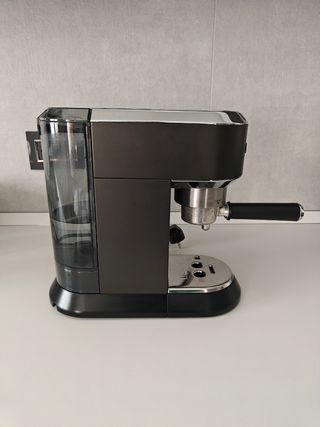 Macchina caffè DeLonghi Dedica EC685