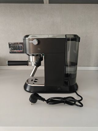 Macchina caffè DeLonghi Dedica EC685