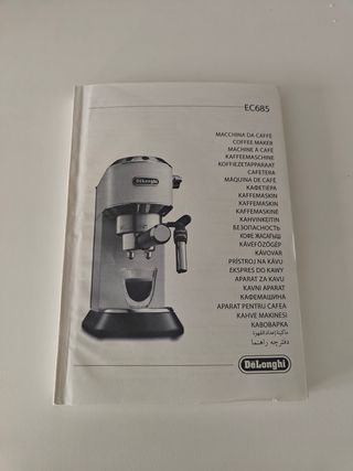 Macchina caffè DeLonghi Dedica EC685